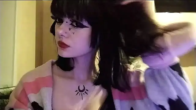 Snapshot of SmilingPatent chatting on February 6, 3:19 pm SmilingPatent online show from February 6, 3:19 pm