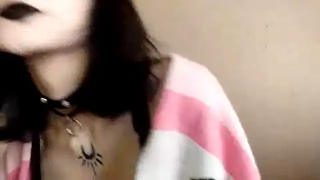 Snapshot of SmilingPatent chatting on February 15, 1:10 pm SmilingPatent online show from February 15, 1:10 pm