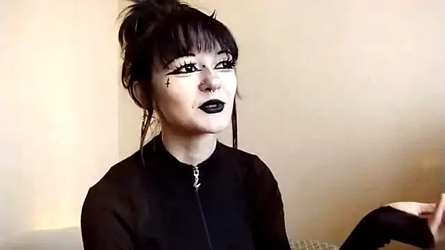 Snapshot of SmilingPatent chatting on February 10, 1:10 pm SmilingPatent online show from February 10, 1:10 pm