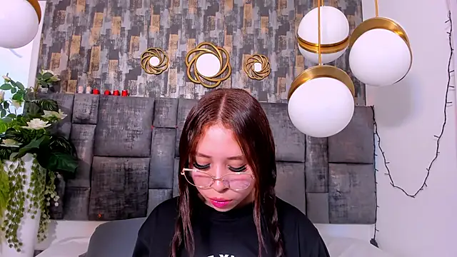 MiiaTauro online show from March 25, 2:16 pm