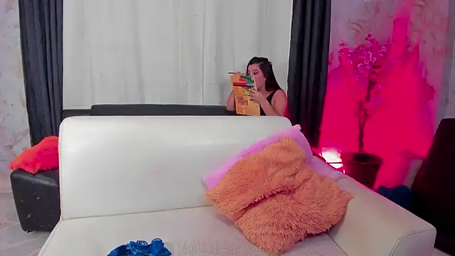 Love girlnew 1 online show from March 7, 10:21 am