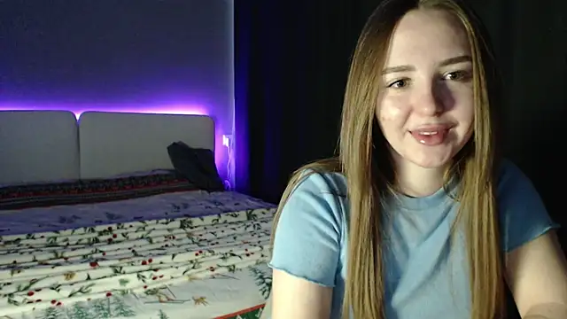 Reyleys online show from March 2, 9:38 am