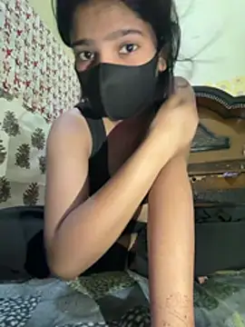 Cutedesigirl online show from May 7, 6:22 pm