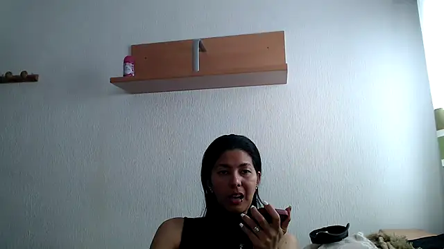 Snapshot of ZeforAitanna chatting on May 7, 11:46 am ZeforAitanna online show from May 7, 11:46 am