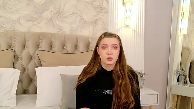 StacyHicks online show from March 9, 6:11 pm