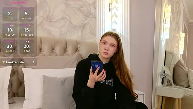 StacyHicks online show from March 13, 2:55 pm