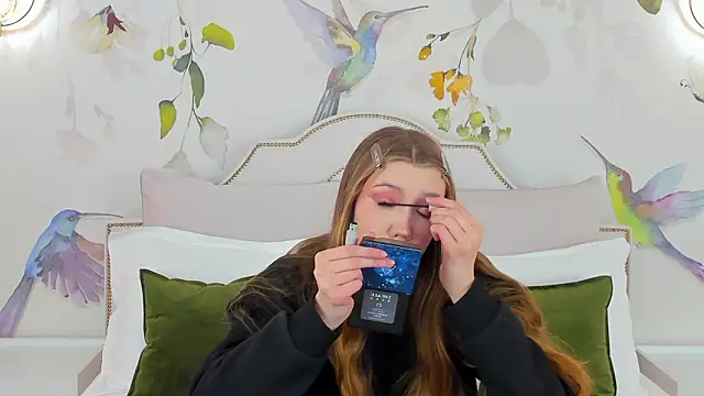 StacyHicks online show from March 12, 5:13 am