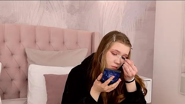 StacyHicks online show from March 8, 3:04 pm