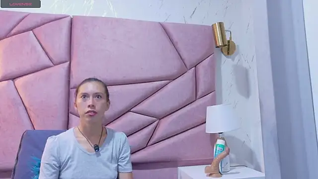 kimberlypink  online show from March 3, 11:28 am