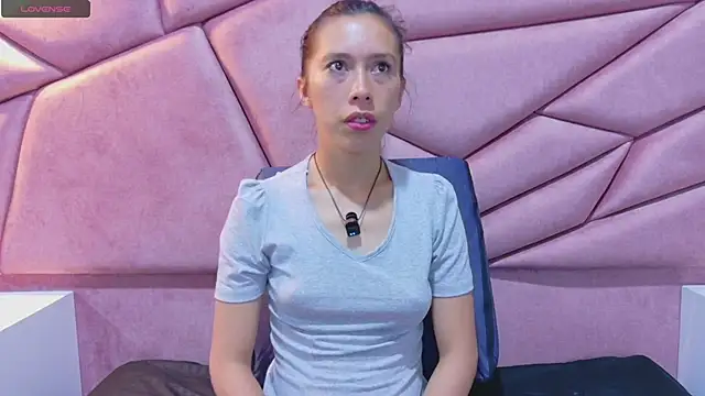 kimberlypink  online show from February 14, 11:43 am