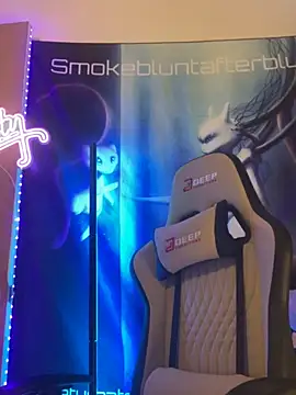 Smokebluntafterblunt online show from February 25, 1:28 am