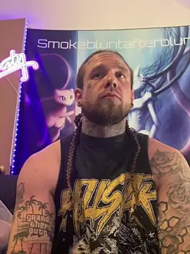 Smokebluntafterblunt online show from April 19, 2:01 am
