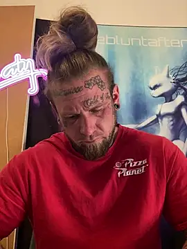Smokebluntafterblunt online show from June 3, 2:07 pm