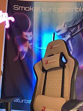 Smokebluntafterblunt online show from March 14, 3:01 am