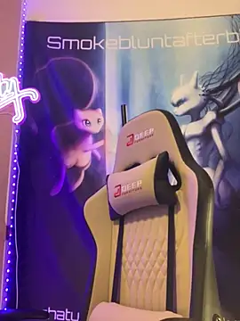 Smokebluntafterblunt online show from February 15, 12:26 pm