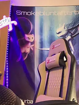 Smokebluntafterblunt online show from April 8, 12:50 pm