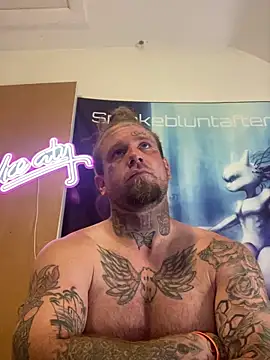 Smokebluntafterblunt online show from May 27, 8:43 am