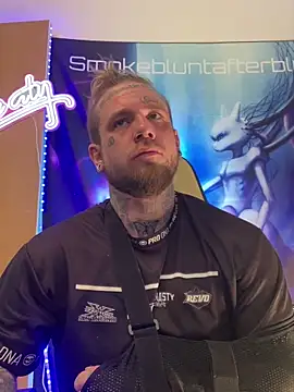 Smokebluntafterblunt online show from March 9, 6:44 pm