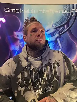 Smokebluntafterblunt online show from March 16, 12:40 am