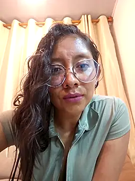 Snapshot of Camila_Lopez1 chatting on February 10, 2:43 am Camila Lopez1 online show from February 10, 2:43 am