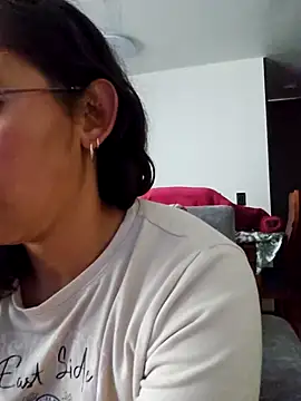 Snapshot of Camila_Lopez1 chatting on February 19, 7:33 pm Camila Lopez1 online show from February 19, 7:33 pm