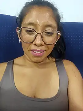 Snapshot of Camila_Lopez1 chatting on February 25, 3:40 am Camila Lopez1 online show from February 25, 3:40 am