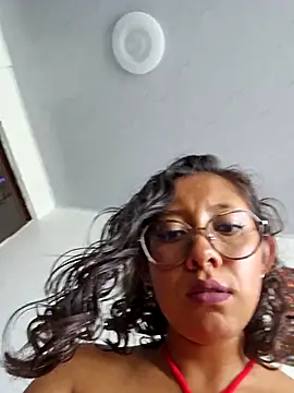 Snapshot of Camila_Lopez1 chatting on May 5, 3:26 pm Camila Lopez1 online show from May 5, 3:26 pm