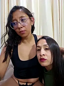 Snapshot of Camila_Lopez1 chatting on February 22, 1:52 am Camila Lopez1 online show from February 22, 1:52 am