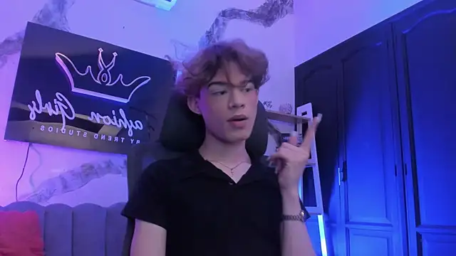 Snapshot of AngelDoll_1 chatting on February 22, 4:59 am AngelDoll 1 online show from February 22, 4:59 am