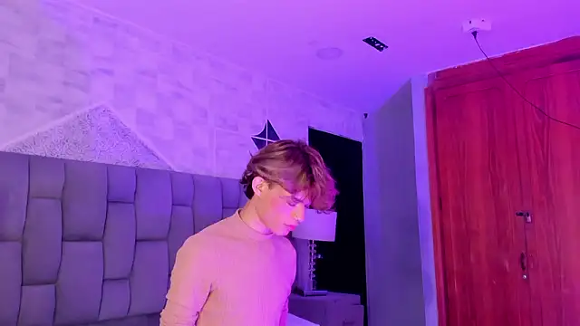 Snapshot of AngelDoll_1 chatting on February 21, 4:36 am AngelDoll 1 online show from February 21, 4:36 am