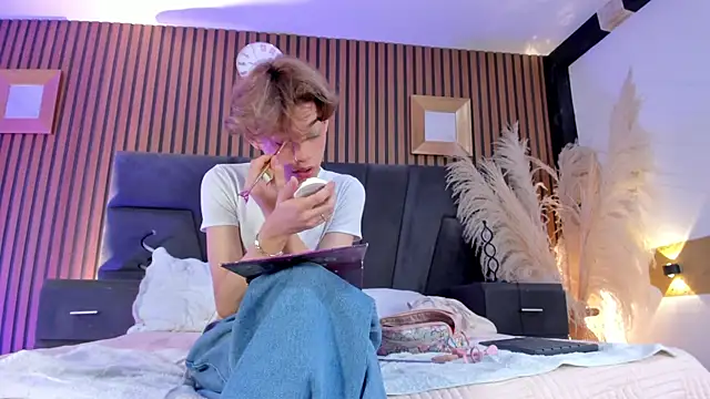 Snapshot of AngelDoll_1 chatting on February 15, 5:08 am AngelDoll 1 online show from February 15, 5:08 am