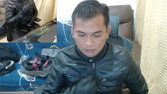 Snapshot of NeedyIron chatting on February 12, 3:34 pm NeedyIron online show from February 12, 3:34 pm