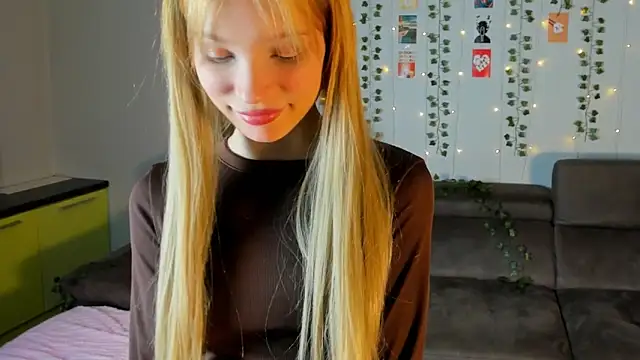 Kiracute18 online show from March 20, 6:09 pm