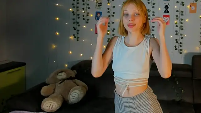 Kiracute18 online show from March 24, 7:03 pm