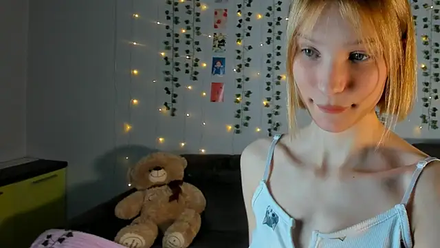 Kiracute18 online show from February 22, 9:38 pm