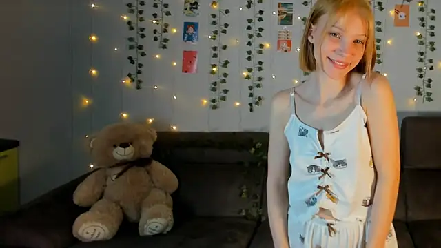 Kiracute18 online show from March 21, 7:07 pm