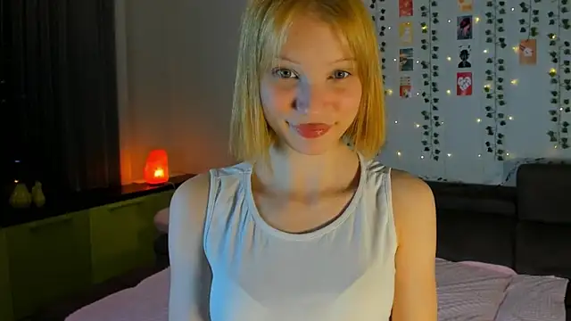 Kiracute18 online show from April 5, 7:53 pm