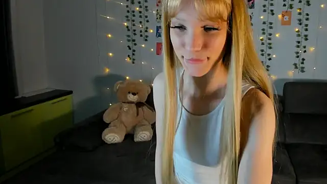 Kiracute18 online show from March 7, 5:40 pm