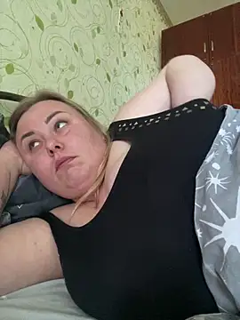 Mommy-girl-Lola online show from April 5, 12:01 pm