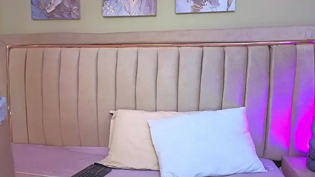 Mia Naive online show from March 14, 12:11 pm