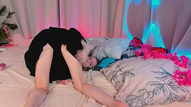 lada2k4 online show from February 20, 6:19 am