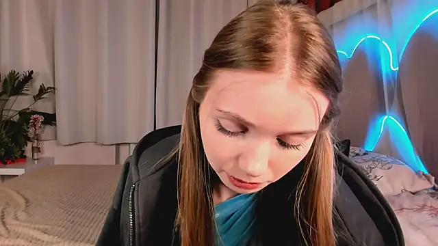 lada2k4 online show from February 8, 6:33 am