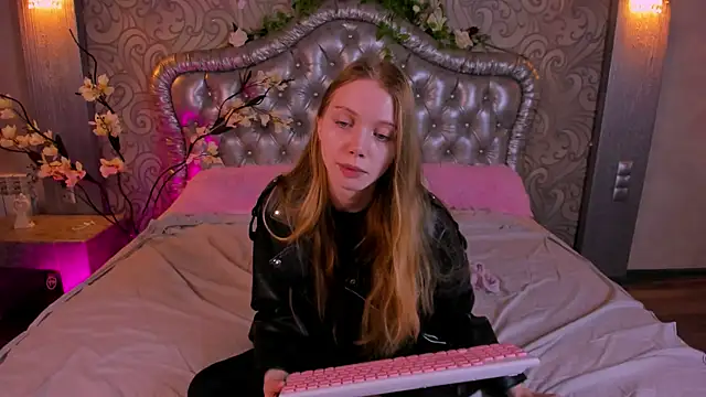 lada2k4 online show from May 31, 6:08 am
