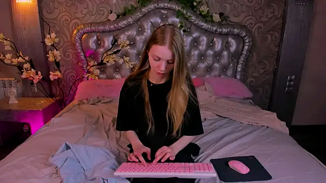 lada2k4 online show from June 1, 5:18 am