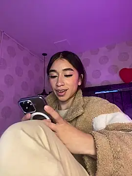 alahia pink online show from March 4, 1:57 am