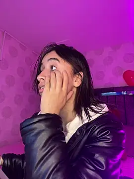 alahia pink online show from February 27, 2:34 am