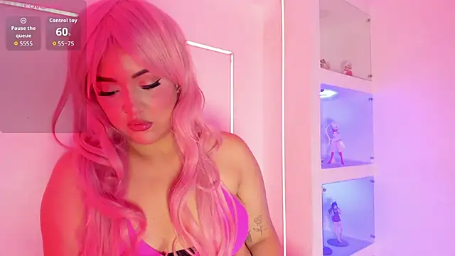 Snapshot of JoycePierce chatting on February 13, 12:05 pm JoycePierce online show from February 13, 12:05 pm