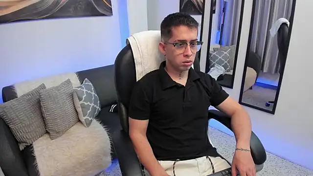 Tommas Jhonson online show from March 25, 2:23 am