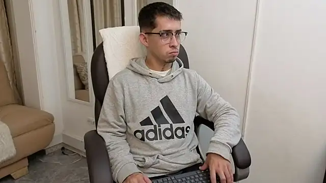 Tommas Jhonson online show from March 10, 3:54 am