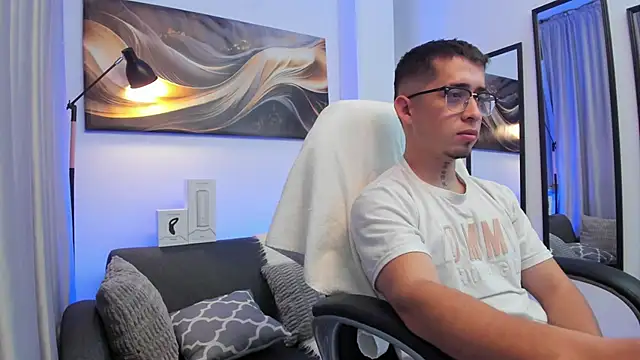 Tommas Jhonson online show from March 20, 3:29 am